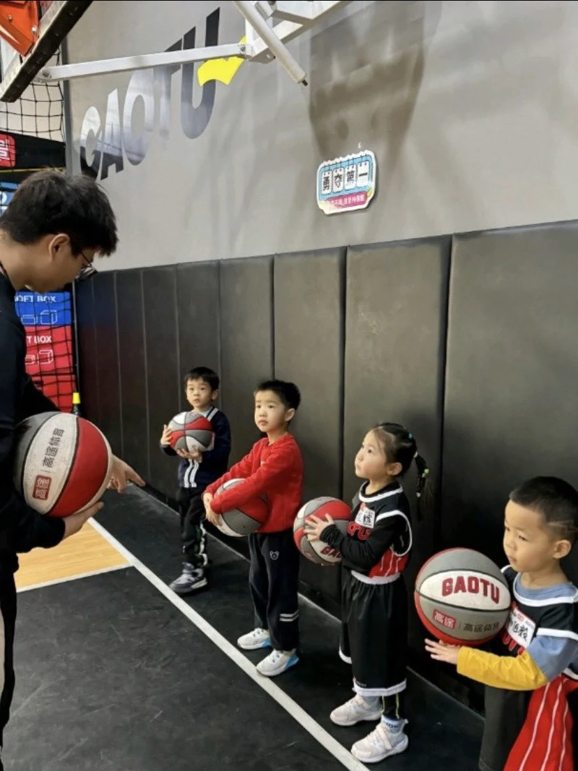 业余爱好者如何在有限时间内提升篮球优势_1